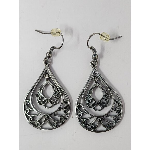 Set Of 3 Pairs Of Earrings: Silver Tone Teardrop Green Stud Gold Butterfly Desig - Picture 2 of 6